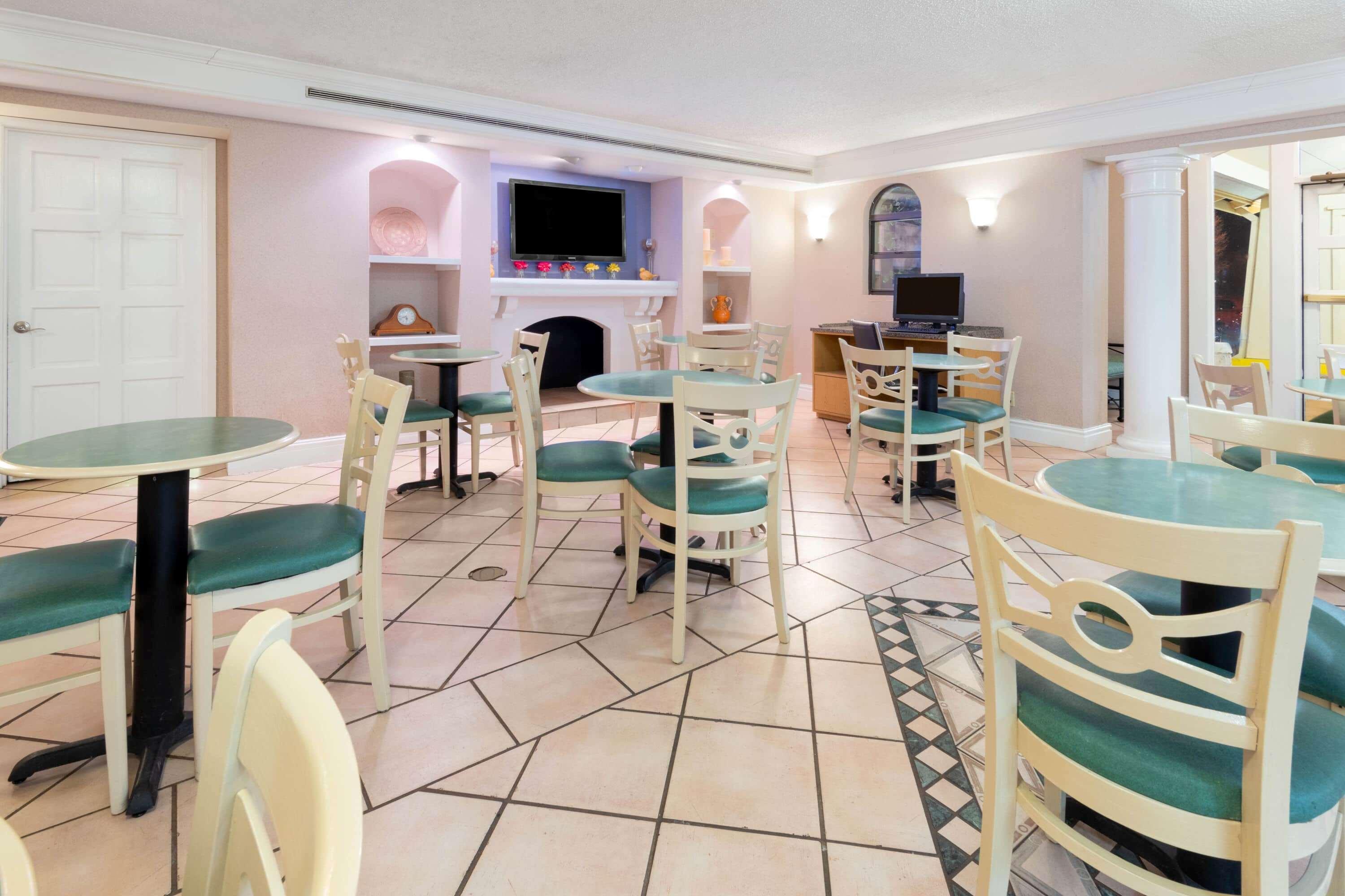 La Quinta Inn By Wyndham Фармингтън Екстериор снимка